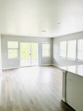 4145 Britton Loop Rd in Bellingham, WA - Foto de edificio - Building Photo
