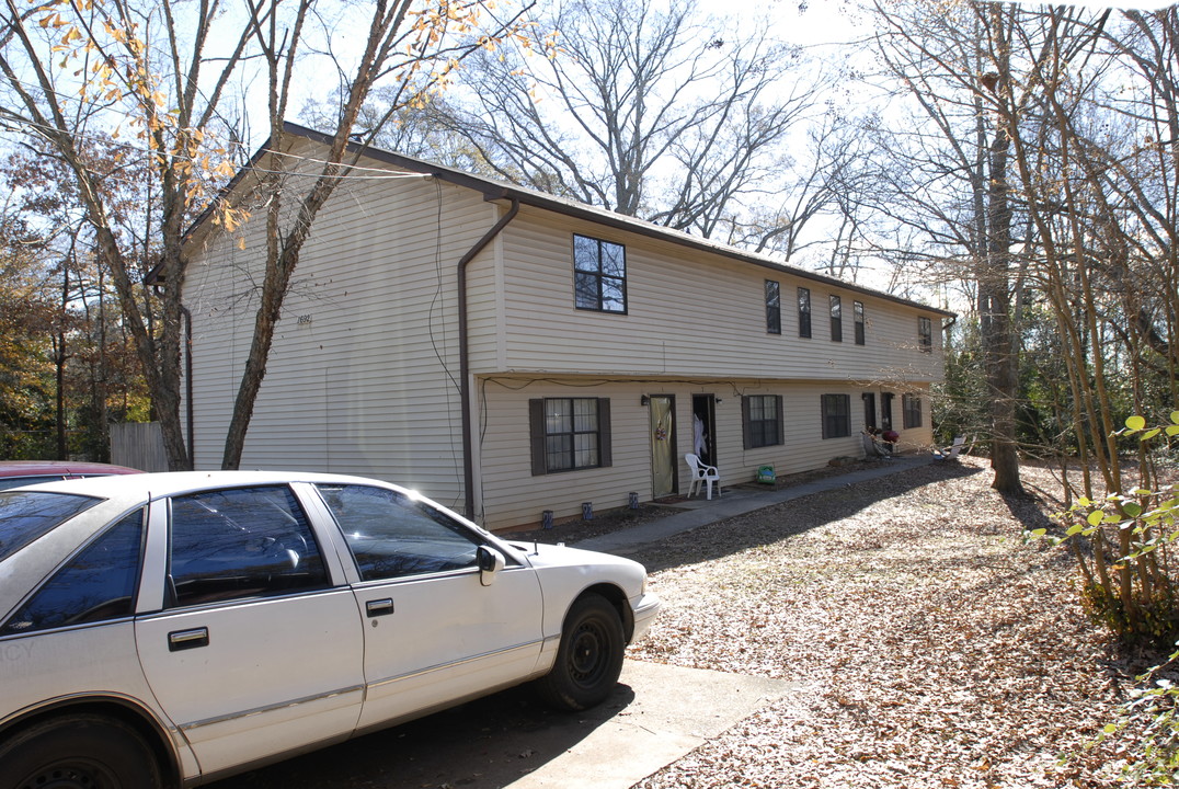 1692 Temple Ave in Atlanta, GA - Building Photo