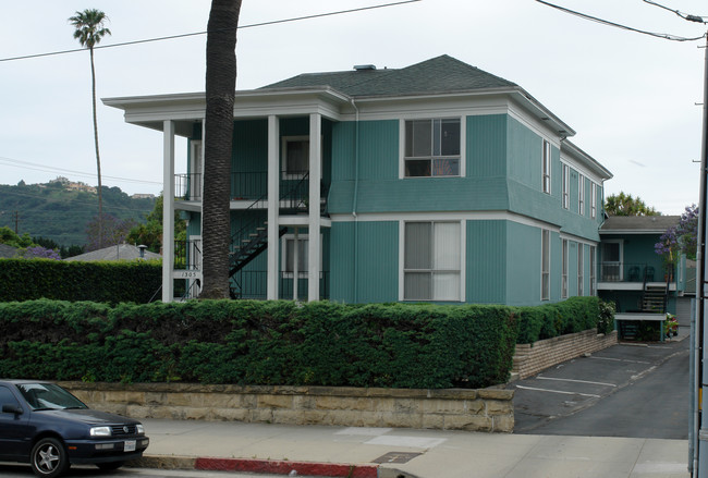 1305 Bath St in Santa Barbara, CA - Foto de edificio - Building Photo