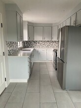 3907-3909 Nevil St in Oakland, CA - Foto de edificio - Building Photo