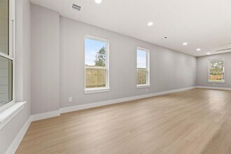 9902 Haddick St in Houston, TX - Building Photo - Building Photo