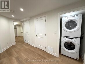 3277 Turnstone Blvd in Pickering, ON - Building Photo - Building Photo