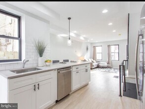 617 Hoffman St in Philadelphia, PA - Building Photo - Building Photo