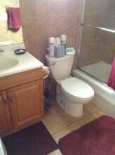 2238 Monroe St, Unit 204 in Hollywood, FL - Building Photo - Building Photo