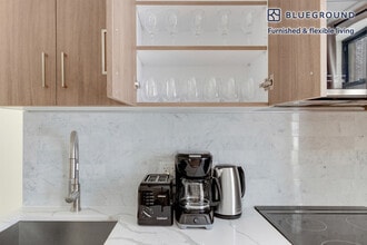 236 W 15th St in New York, NY - Building Photo - Building Photo