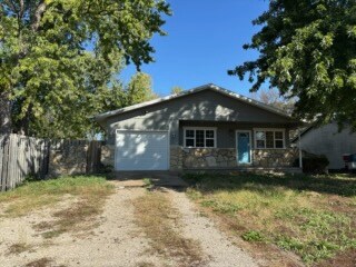 304 S Bluff St in Enterprise, KS - Building Photo