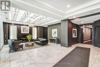 125 Western Battery Rd in Toronto, ON - Building Photo - Building Photo