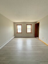 17 Brown St, Unit 2R in New Haven, CT - Building Photo - Building Photo