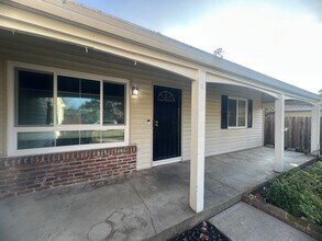4328 Ulysses Dr in Sacramento, CA - Building Photo - Building Photo