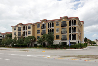 The Residences at Coconut Point in Estero, FL - Foto de edificio - Building Photo