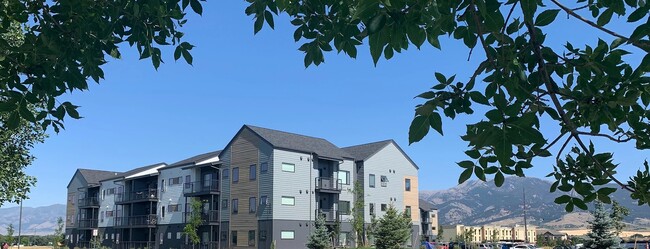 Creekside Apartments in Bozeman, MT - Foto de edificio - Primary Photo