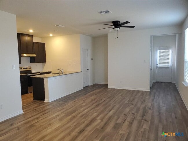 property at 559 Dakota Crk