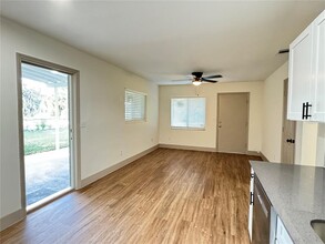 922 Eldridge St in Orlando, FL - Foto de edificio - Building Photo