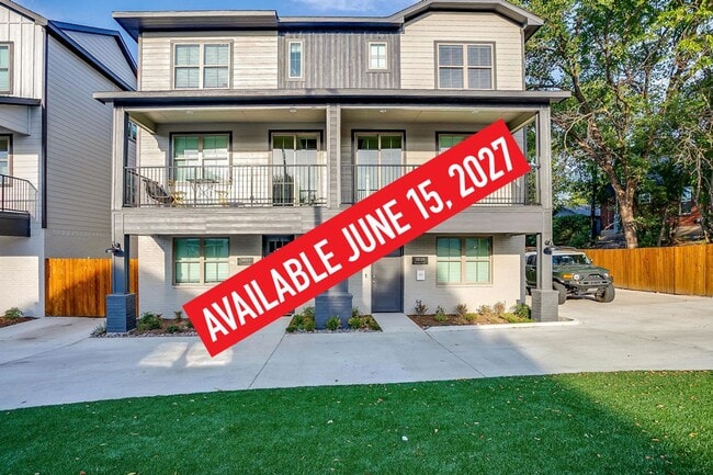 property at 2833 Forest Park Blvd