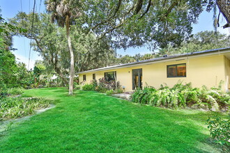 8 Miramar Rd in Stuart, FL - Building Photo - Building Photo