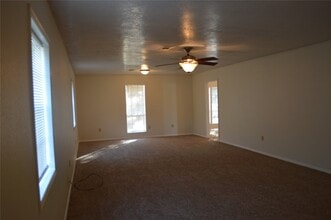 532 Hollyhock st in Prairie View, TX - Building Photo - Building Photo