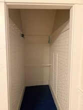 96 E Broadway, Unit A in Derry, NH - Foto de edificio - Building Photo