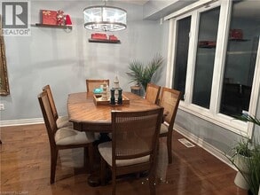 3 Lanza Ct in Hamilton, ON - Building Photo - Building Photo