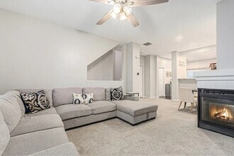 4325 Savoy Ln in McHenry, IL - Building Photo - Building Photo