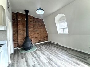 181 Gerrard St E in Toronto, ON - Building Photo - Building Photo