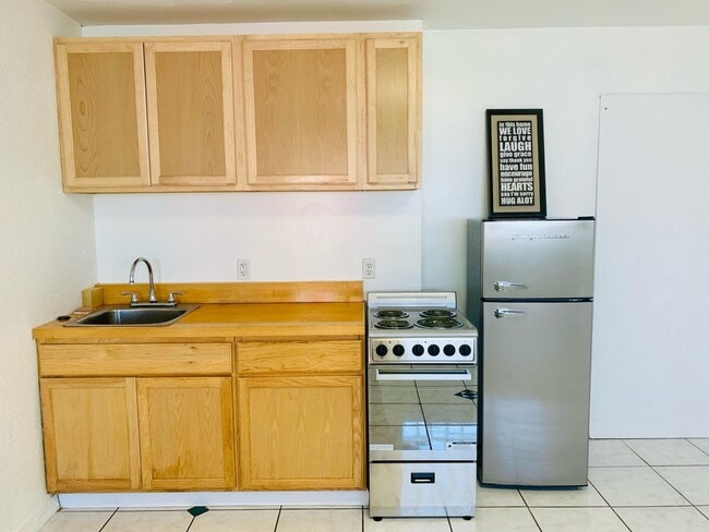 property at 500 W Oakland Park Blvd