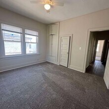 2124 W Cherokee Ave in Enid, OK - Foto de edificio - Building Photo