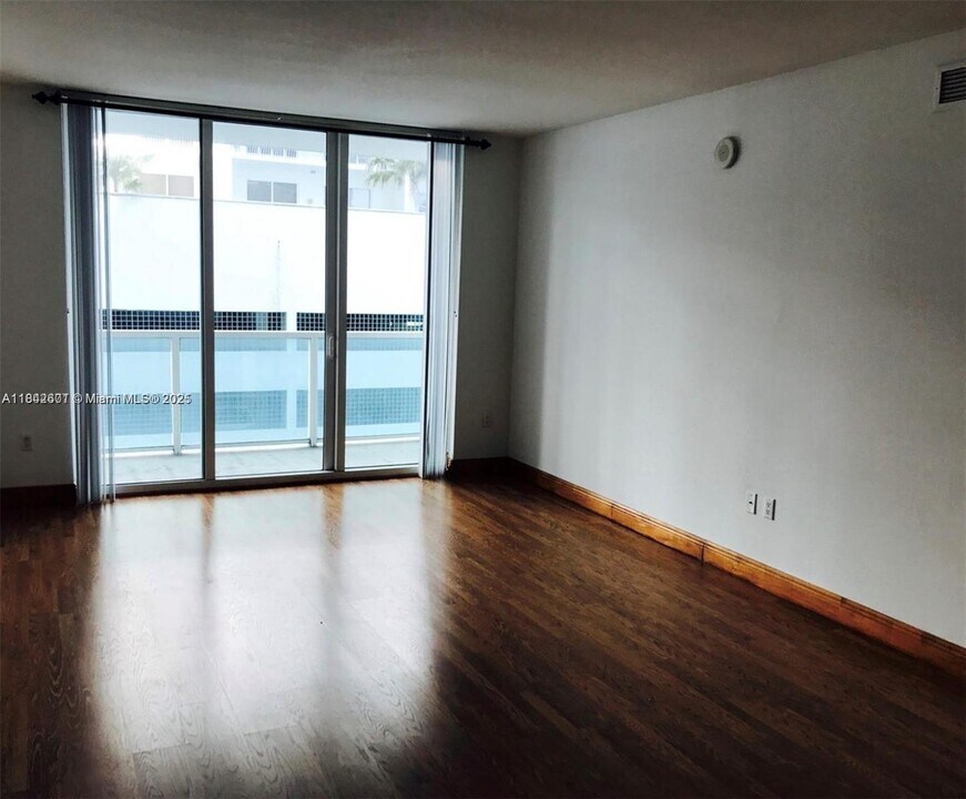 186 SE 12th Terrace in Miami, FL - Building Photo