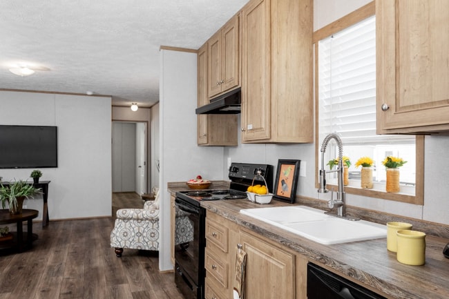 696 Tara Rd in Jonesboro, GA - Foto de edificio - Building Photo