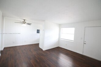 7200 W 11th Ct in Hialeah, FL - Building Photo - Building Photo