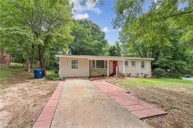 16 Bromack Dr SE in Atlanta, GA - Building Photo - Building Photo