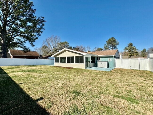 3813 Rope Ln in Virginia Beach, VA - Building Photo - Building Photo