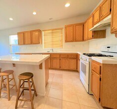 13387 Hickory Way in Moreno Valley, CA - Building Photo - Building Photo