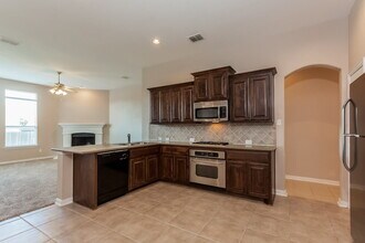 4613 Daisy Leaf Dr in Fort Worth, TX - Building Photo - Building Photo