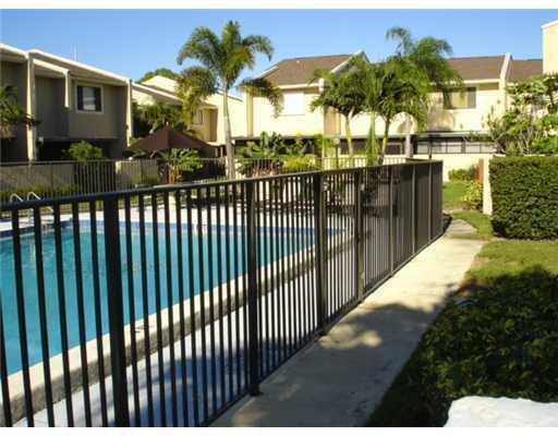 139 Sparrow Dr in Royal Palm Beach, FL - Building Photo - Building Photo