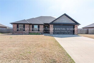 1281 General McCrae Dr in Prairie Grove, AR - Building Photo