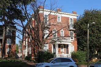 North Windsor Court in Richmond, VA - Foto de edificio - Building Photo