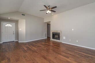 7755 Springville Dr in Houston, TX - Building Photo - Building Photo