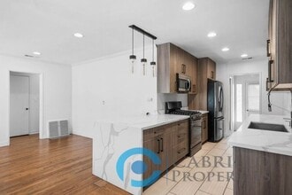 1912 Gateway Dr in San Diego, CA - Building Photo - Building Photo