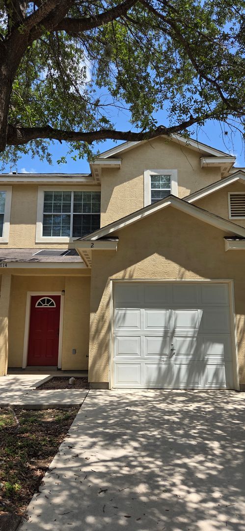 7814 Kingsbury Wood in San Antonio, TX - Building Photo - Building Photo