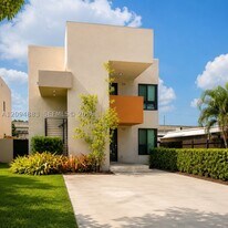 931 E 24th St in Hialeah, FL - Building Photo