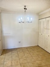 5440 W 21st Ct, Unit 101 in Hialeah, FL - Foto de edificio - Building Photo