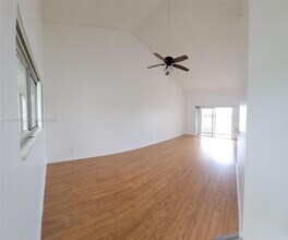 3445 NW 44th St in Oakland Park, FL - Building Photo - Building Photo