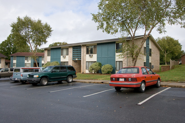 Dover Apartments in Raleigh, NC - Building Photo - Building Photo