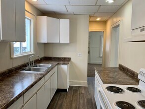 1221 Girard St in Akron, OH - Foto de edificio - Building Photo