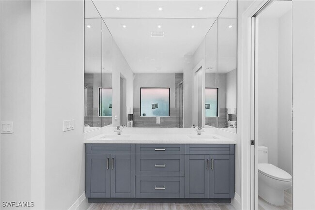 6805 Il Regalo Cir in Naples, FL - Building Photo - Building Photo