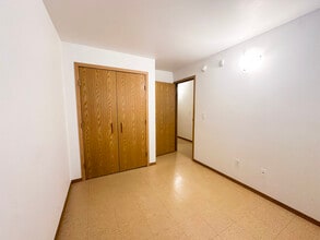 138 Lorne Ave in Winnipeg, MB - Building Photo - Building Photo