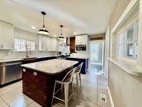 723 E Cimarron St in Colorado Springs, CO - Building Photo - Building Photo