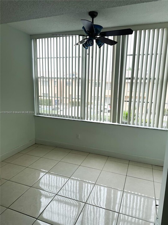 7355 W 4th Ave, Unit 216 in Hialeah, FL - Building Photo