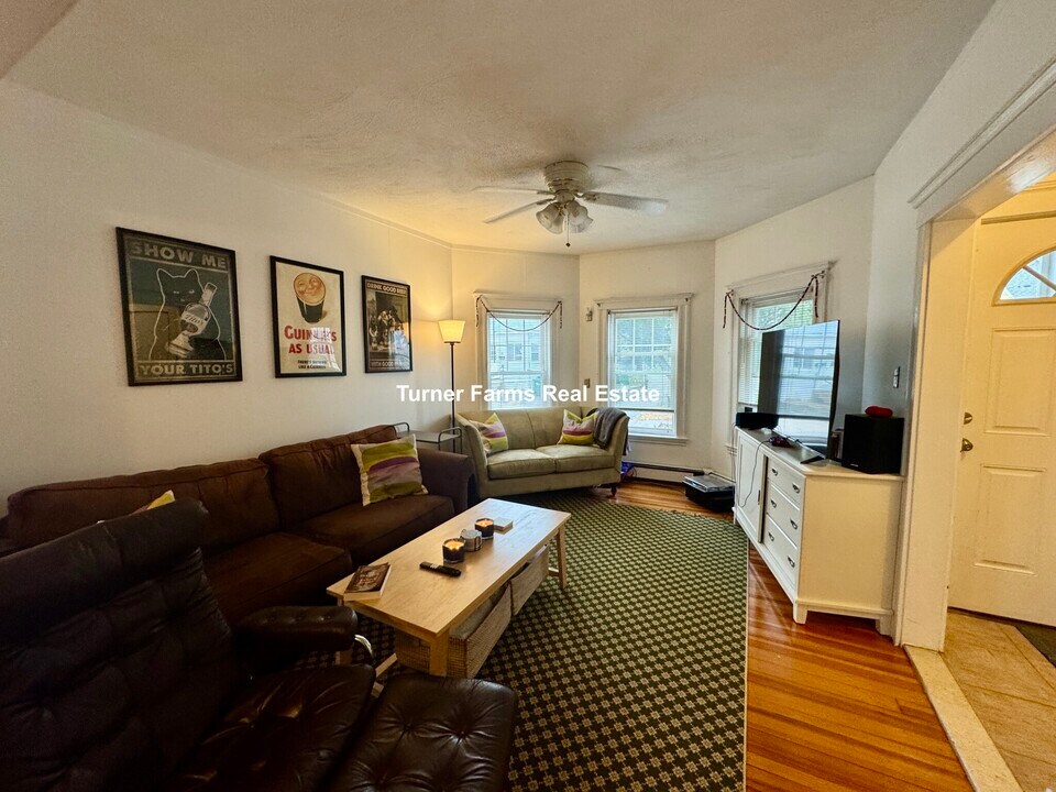 26 Burget Ave, Unit 1 in Medford, MA - Building Photo