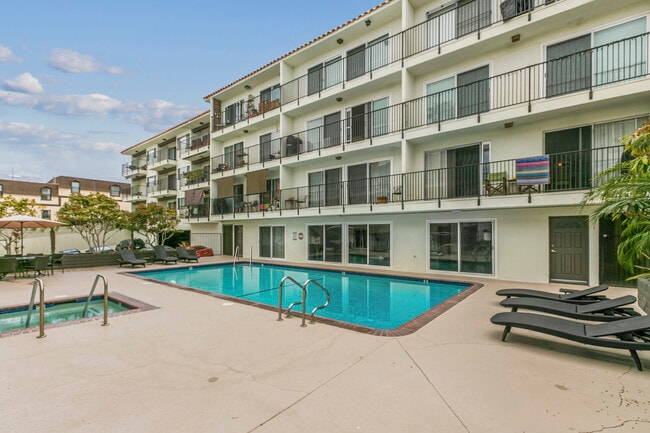 property at 1720 Ardmore Ave